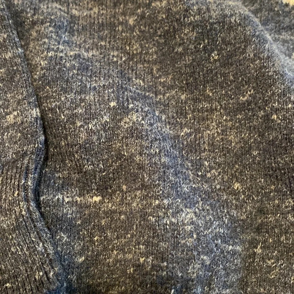 Bundle of 2 Baby Gap Logo Sweaters Size 3T in Like New Condition